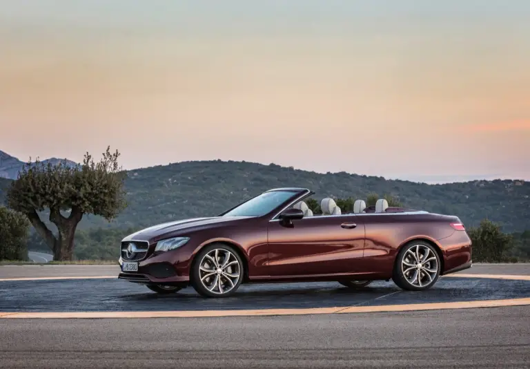 Mercedes-Benz Classe E Cabriolet 2018 - nuova galleria - 35