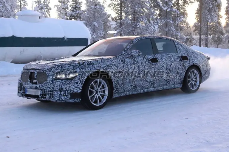 Mercedes-Benz Classe S 2020 - foto spia 21-12-2018 - 15