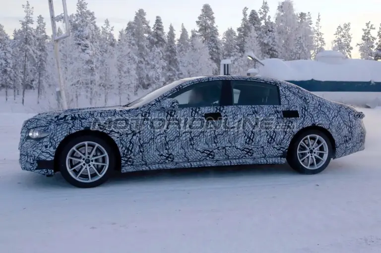 Mercedes-Benz Classe S 2020 - foto spia 21-12-2018 - 16