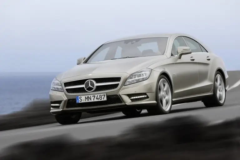 Mercedes-Benz CLS 2012 - 24
