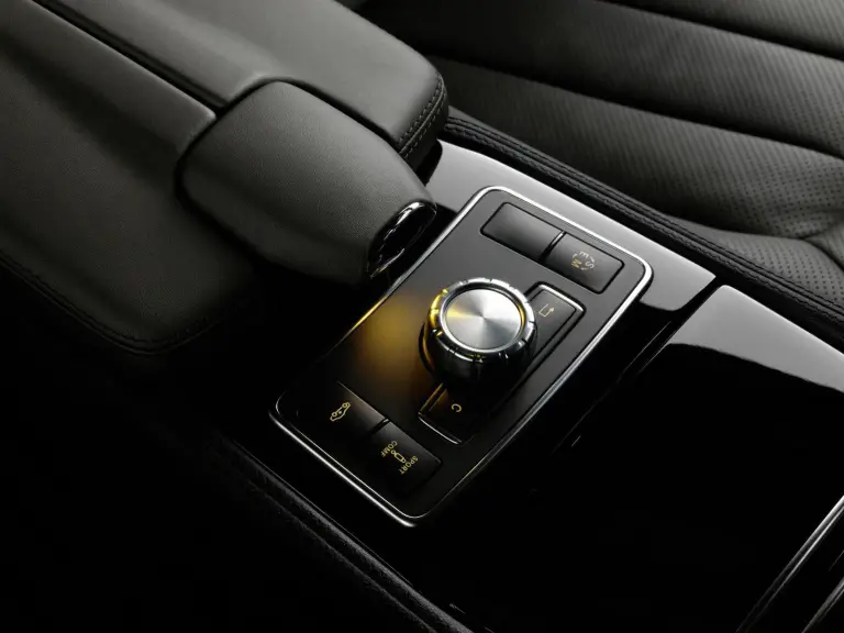 Mercedes-Benz CLS 2012 - 25