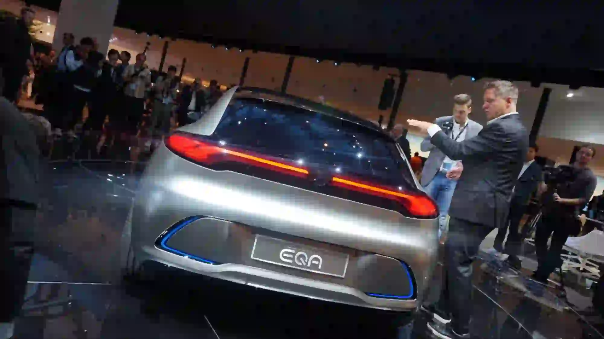 Mercedes-Benz Concept EQA Foto Live - Salone di Francoforte 2017 - 3