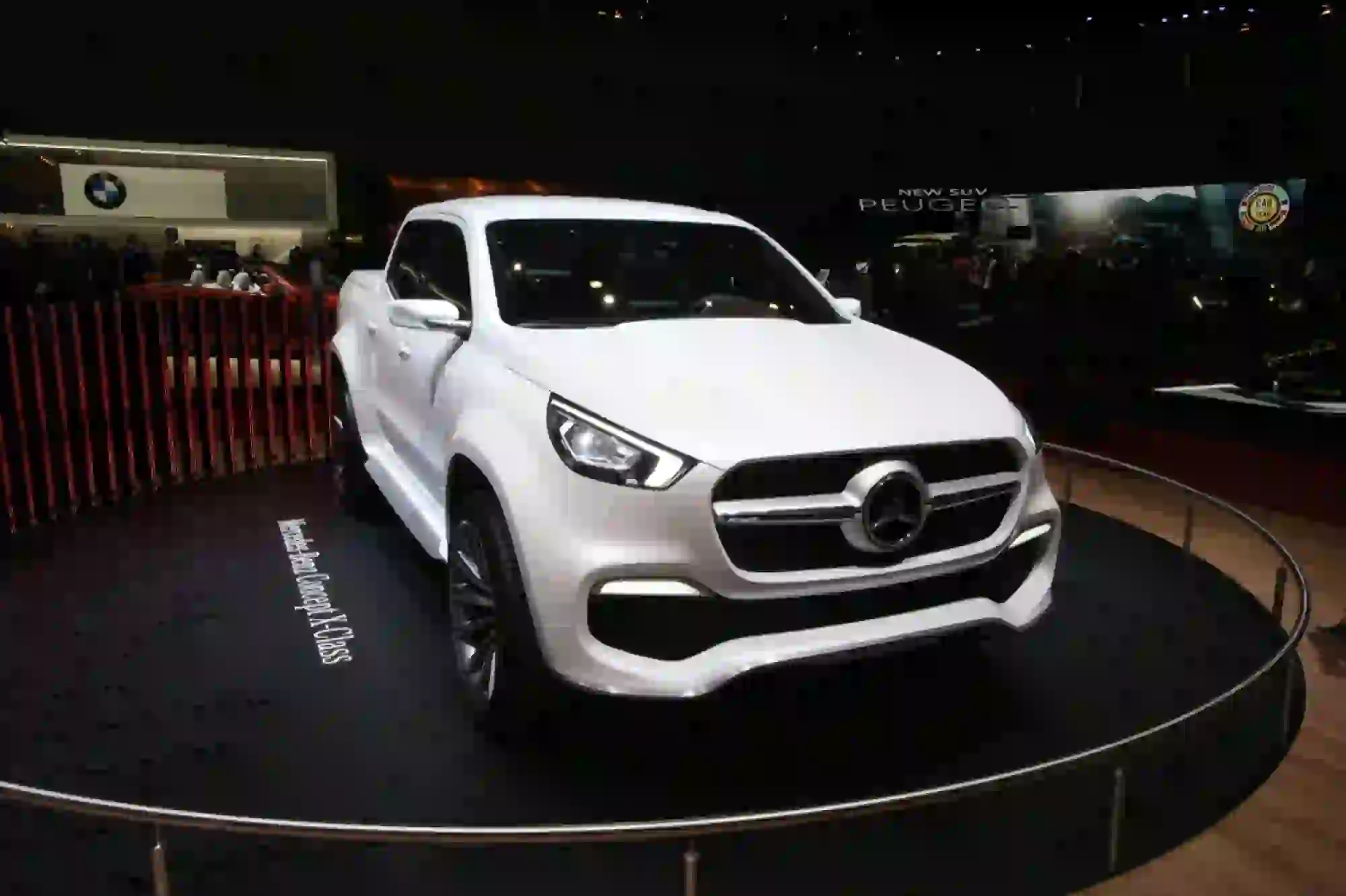 Mercedes-Benz Concept X-Class Foto Live - Salone di Ginevra 2017 - 2