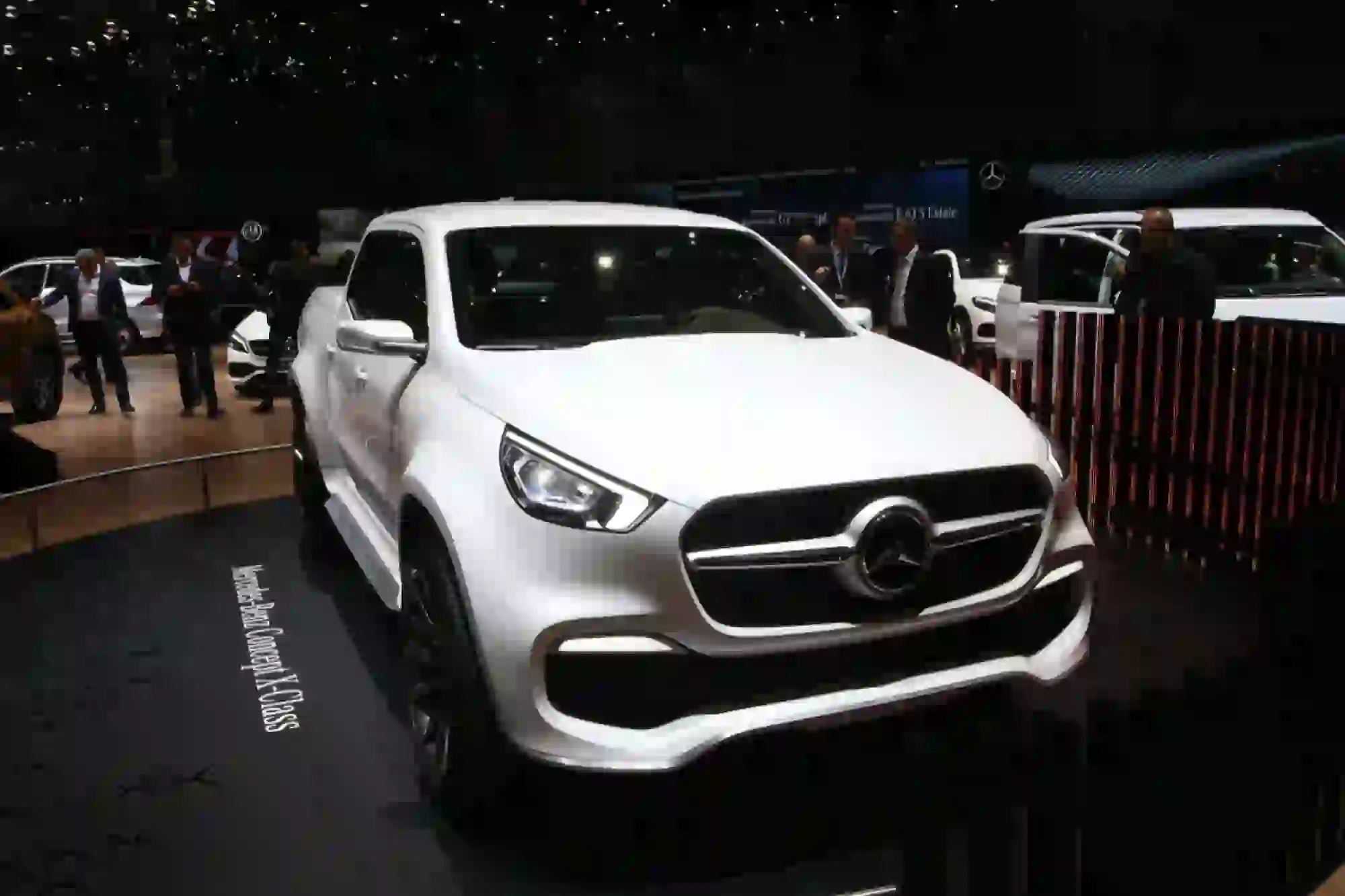 Mercedes-Benz Concept X-Class Foto Live - Salone di Ginevra 2017 - 9