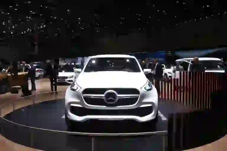 Mercedes-Benz Concept X-Class Foto Live - Salone di Ginevra 2017 - 10