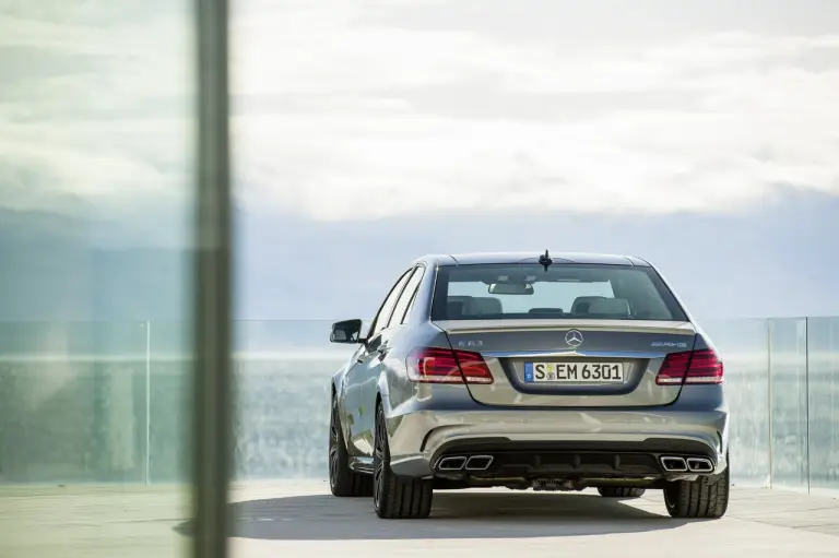 Mercedes-Benz E 63 AMG - 8