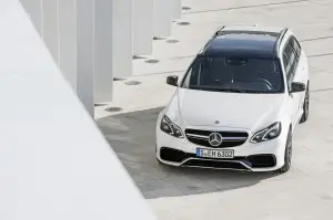 Mercedes-Benz E 63 AMG - 17