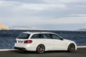 Mercedes-Benz E 63 AMG - 19