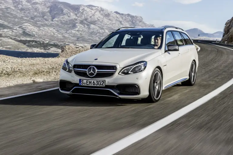 Mercedes-Benz E 63 AMG - 25