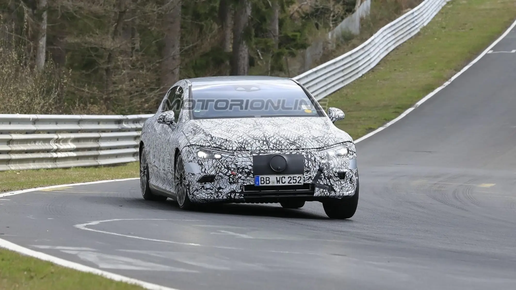 Mercedes-Benz EQE - Foto Spia 20 apr 2021 - 1