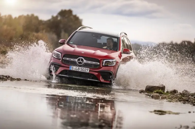 Mercedes-Benz GLB -Prova su Strada in anteprima  - 15