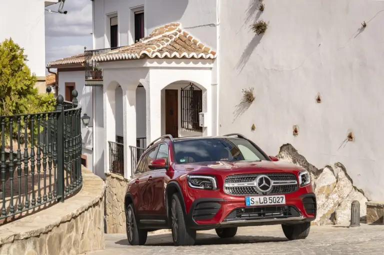 Mercedes-Benz GLB -Prova su Strada in anteprima  - 19