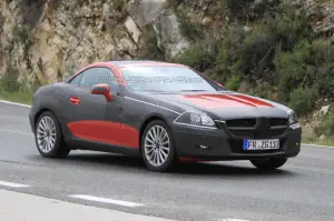 Mercedes-Benz SLK: nuove foto spia