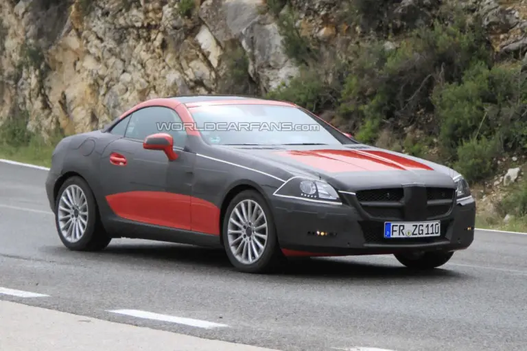 Mercedes-Benz SLK: nuove foto spia - 1
