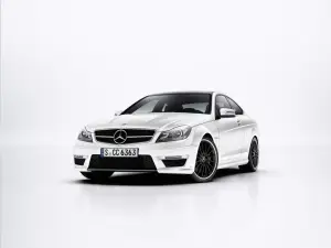 Mercedes C 63 AMG   - 1