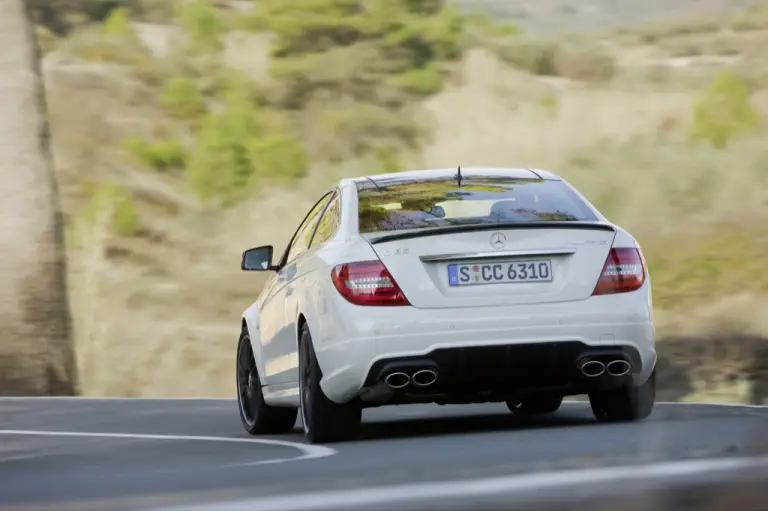 Mercedes C 63 AMG   - 3