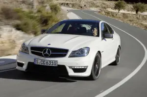 Mercedes C 63 AMG   - 9