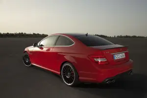 Mercedes C 63 AMG   - 32