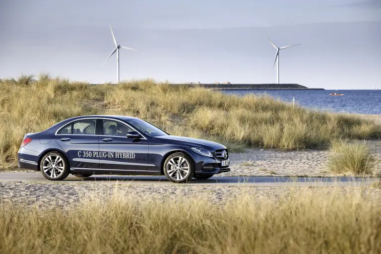 Mercedes C350 Plug-in Hybrid  - 12