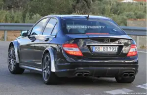 Mercedes C63 AMG Black Series - Foto spia 15-11-2010 - 1