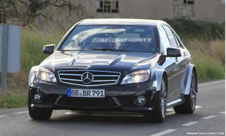Mercedes C63 AMG Black Series - Foto spia 15-11-2010 - 2