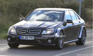 Mercedes C63 AMG Black Series - Foto spia 15-11-2010 - 3