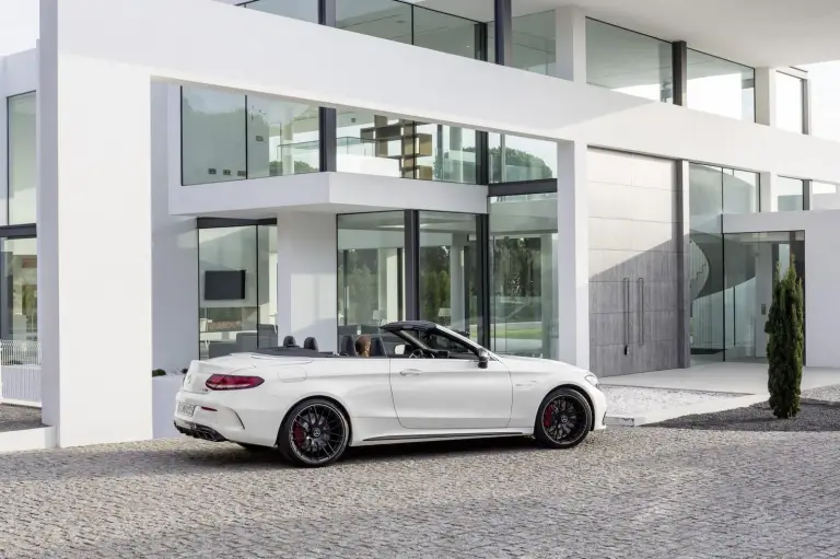 Mercedes C63 AMG Cabrio - 8