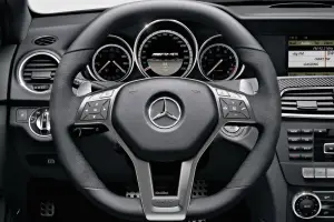 Mercedes C63 AMG Coupé - 12