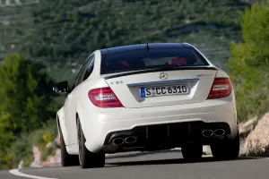 Mercedes C63 AMG Coupé - 24