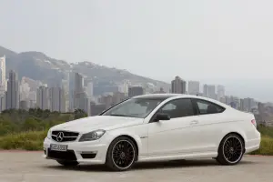 Mercedes C63 AMG Coupé - 28