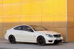 Mercedes C63 AMG Coupé - 35