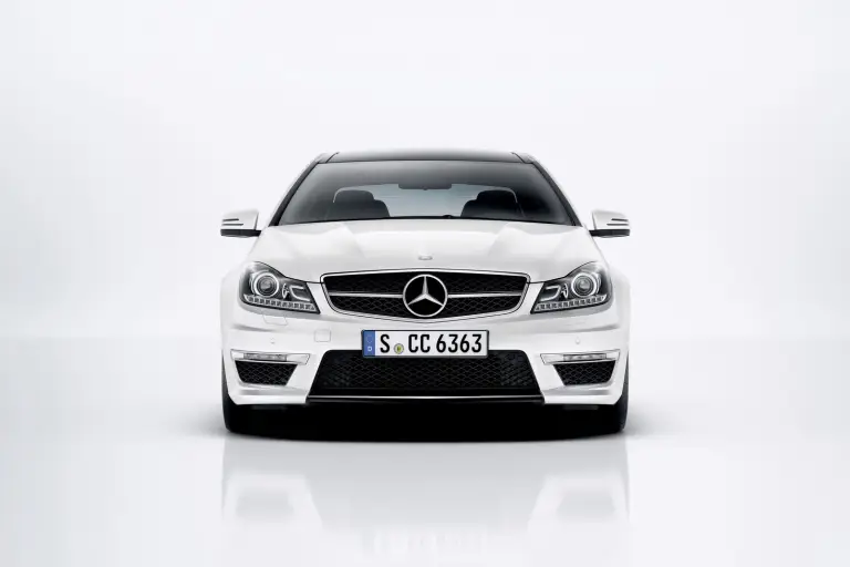 Mercedes C63 AMG Coupé - 39