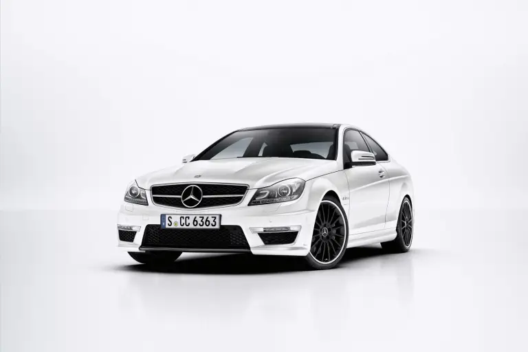 Mercedes C63 AMG Coupé - 40