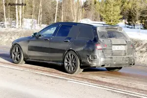 Mercedes C63 AMG Station Wagon 2015 - Foto spia 24-03-2014 - 5