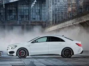 Mercedes CLA 45 AMG - Foto ufficiali