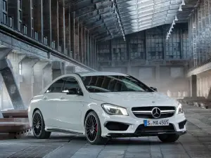 Mercedes CLA 45 AMG - Foto ufficiali - 3