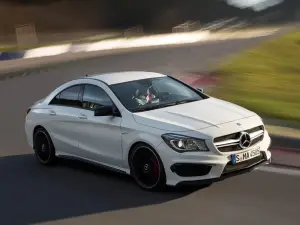 Mercedes CLA 45 AMG - Foto ufficiali