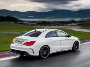 Mercedes CLA 45 AMG - Foto ufficiali