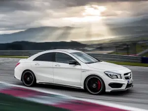 Mercedes CLA 45 AMG - Foto ufficiali