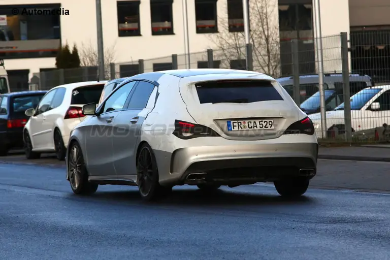 Mercedes CLA 45 AMG Shooting Brake - Foto spia 31-03-2014 - 6