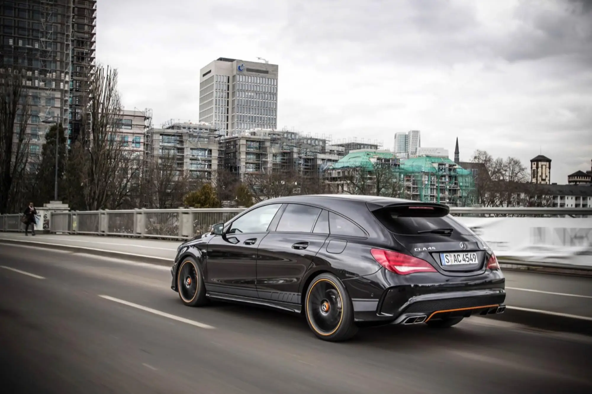 Mercedes CLA 45 AMG Shooting Brake OrangeArt Edition 2015 - 25