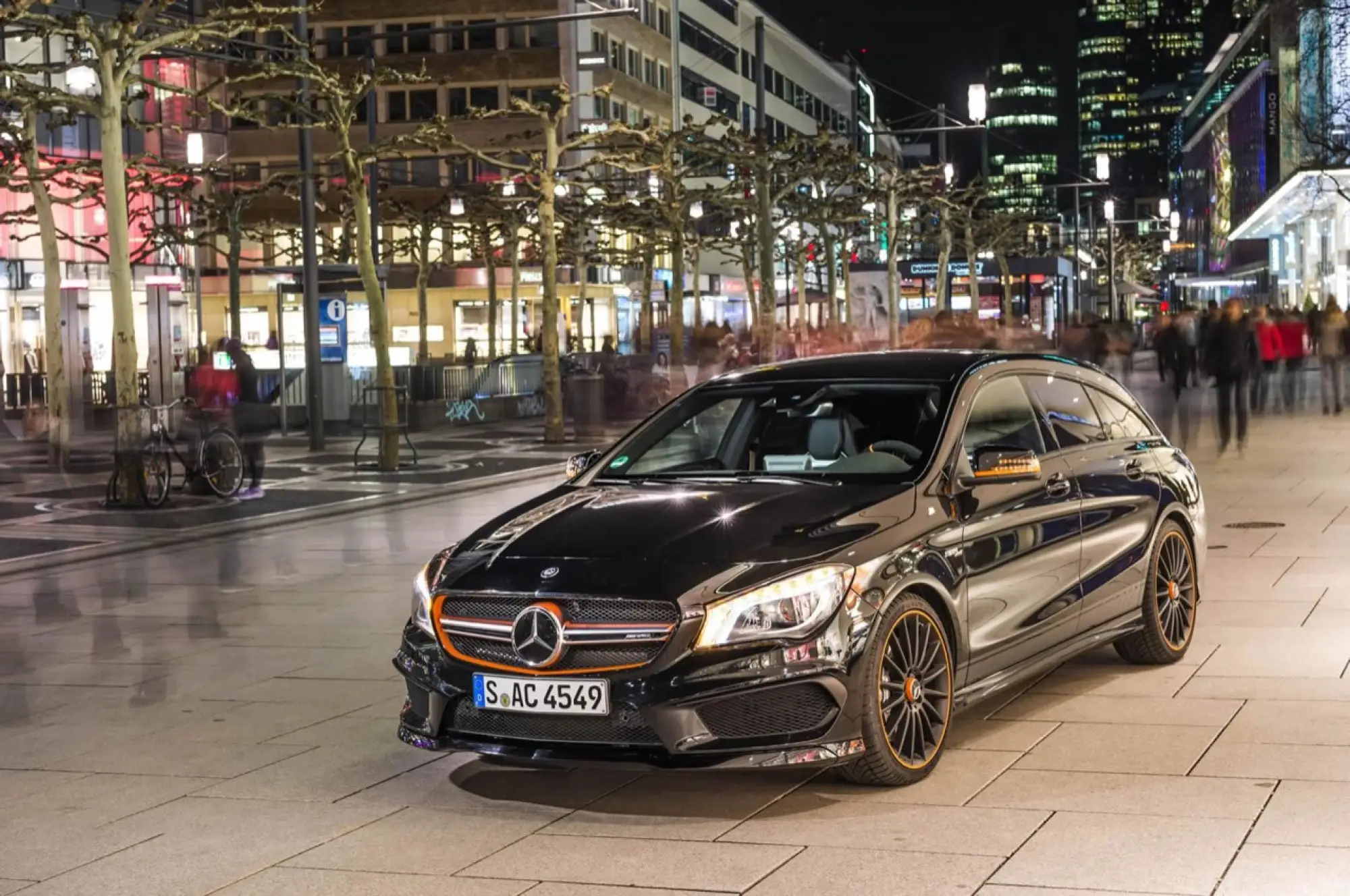 Mercedes CLA 45 AMG Shooting Brake OrangeArt Edition 2015 - 52