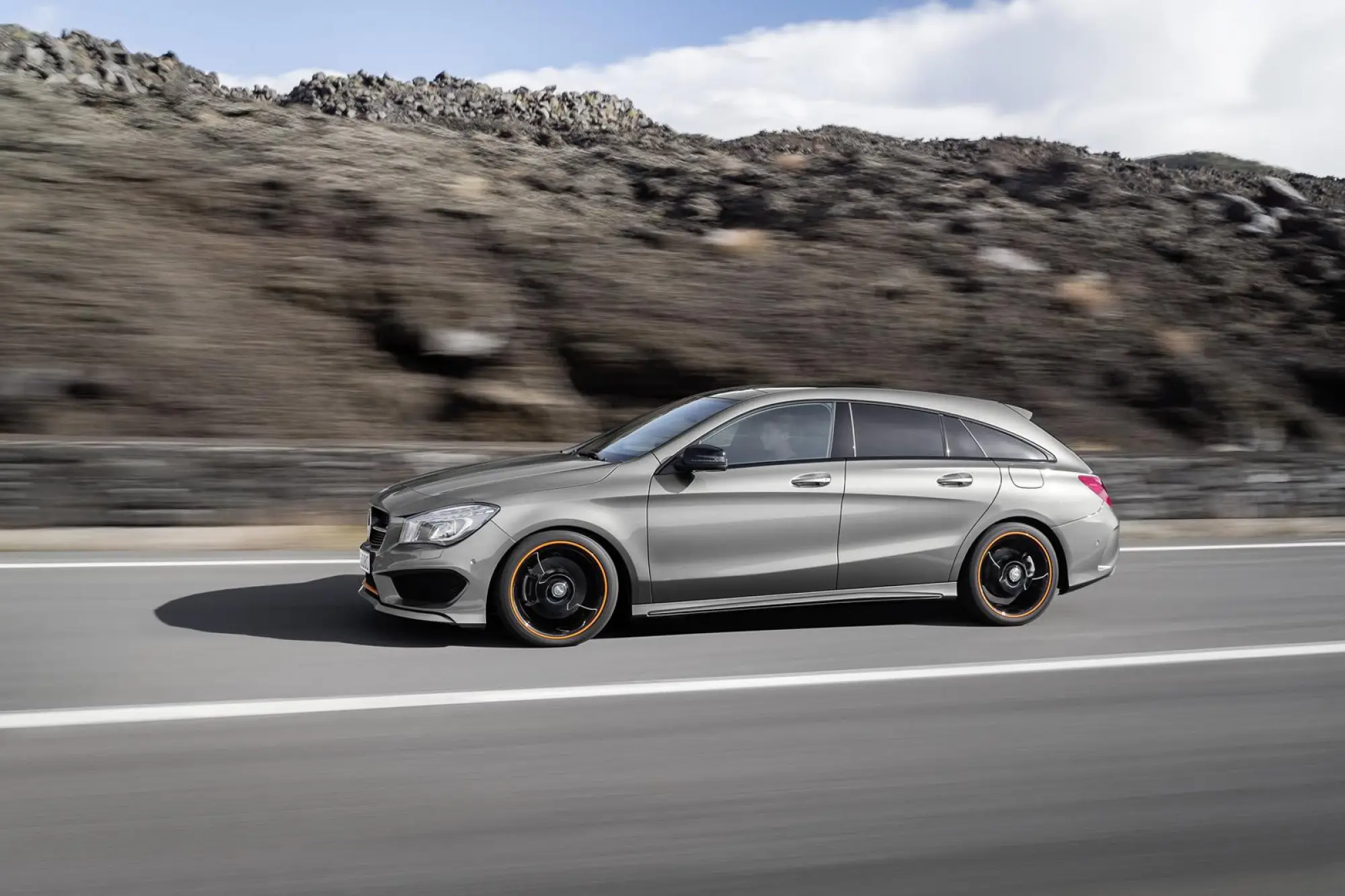 Mercedes CLA e CLA 45 AMG Shooting Brake 2015 - 14