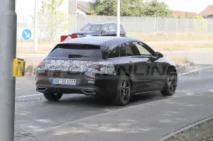 Mercedes CLA e CLA Shooting Brake 2023 - Foto Spia 26-08-2022 - 23