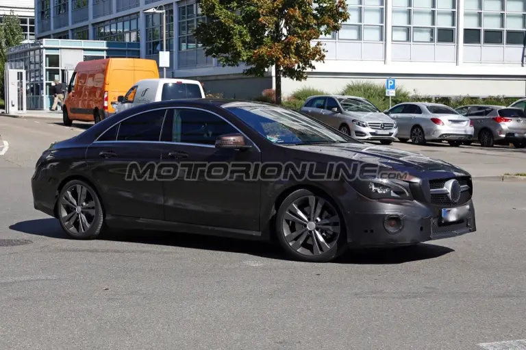 Mercedes CLA e CLA Shooting Brake My 2016 - Foto spia 28-09-2015 - 3