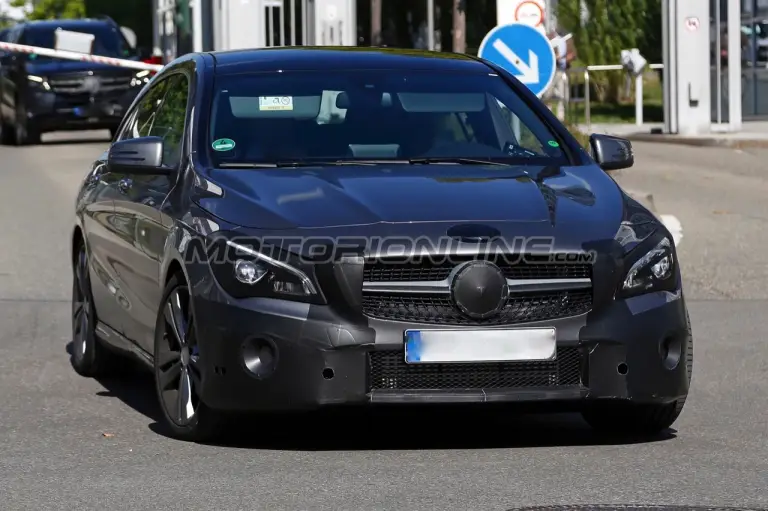 Mercedes CLA e CLA Shooting Brake My 2016 - Foto spia 28-09-2015 - 9