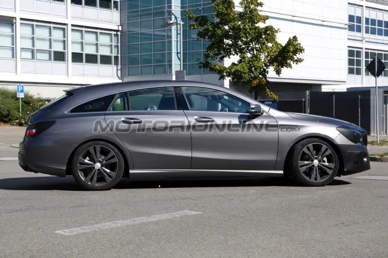 Mercedes CLA e CLA Shooting Brake My 2016 - Foto spia 28-09-2015 - 12
