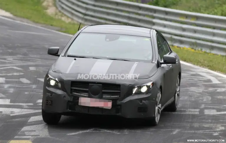 Mercedes CLA foto spia luglio 2012 - 5