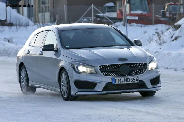 Mercedes CLA Shooting Brake 2015 - Foto spia 06-12-2013 - 1