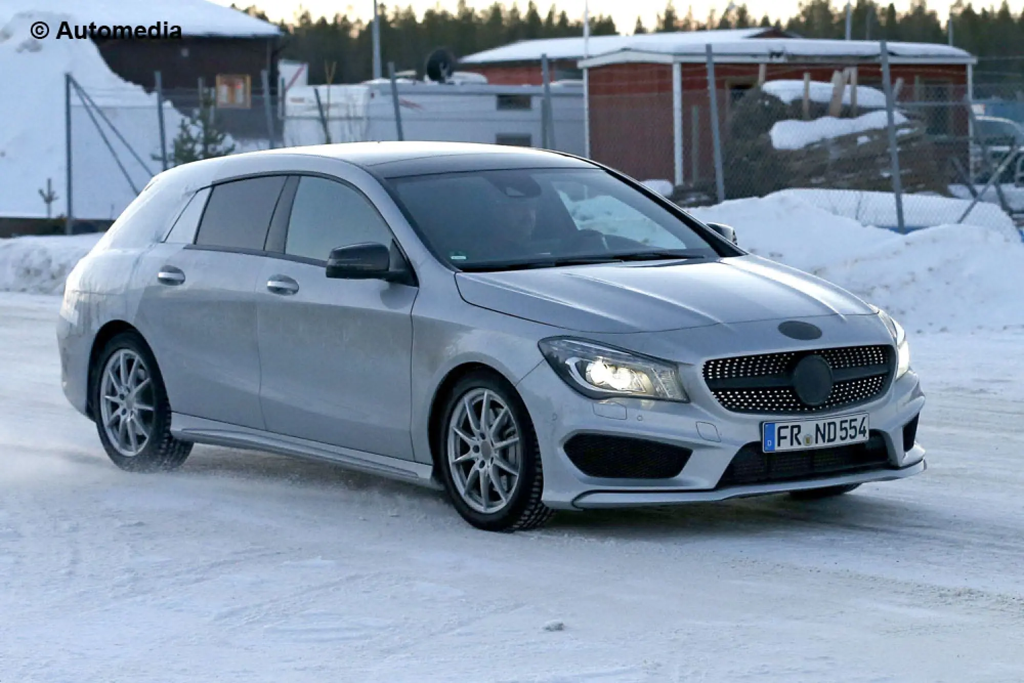 Mercedes CLA Shooting Brake 2015 - Foto spia 06-12-2013 - 2